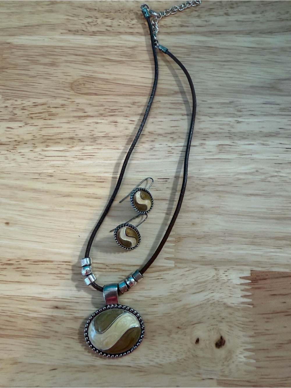 Brown Stone Pendant Necklace and Earrings Costume Jewelry Set